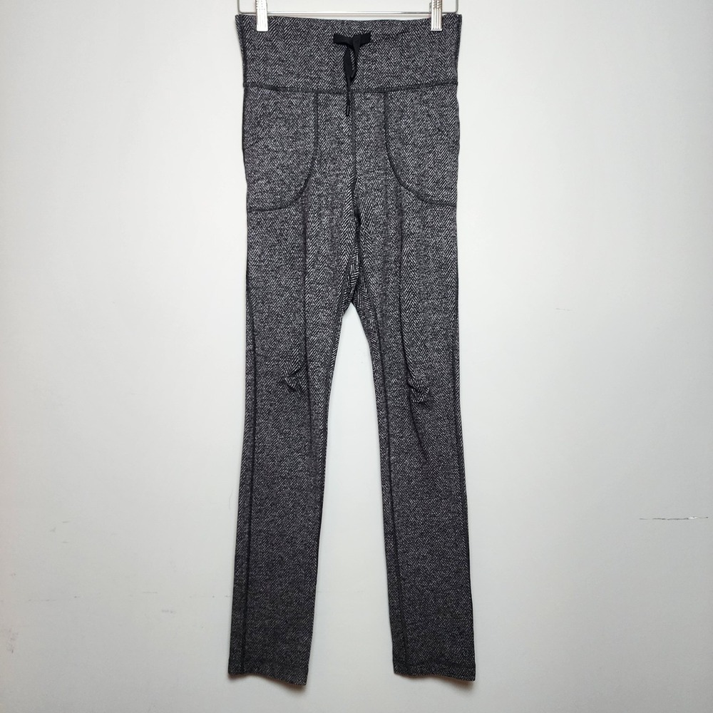 Lululemon Herringbone Print Black White High Rise Yoga Pants Size 4